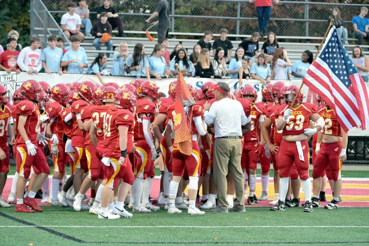 Creek takes opening night spotlight